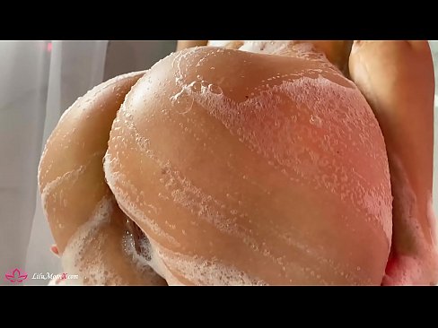 ❤️ Brunetta masturba la figa con il vibratore fino ad un intenso orgasmo sotto la doccia ️ Porno russoal it.8kpornvids.ru ❌❤